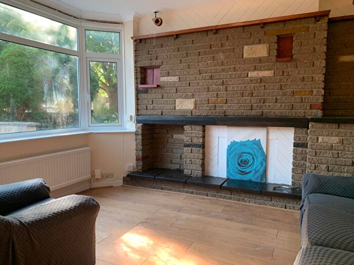 1 Bedroom Flat To Rent In Brookfield Crescent, Oxford, OX3