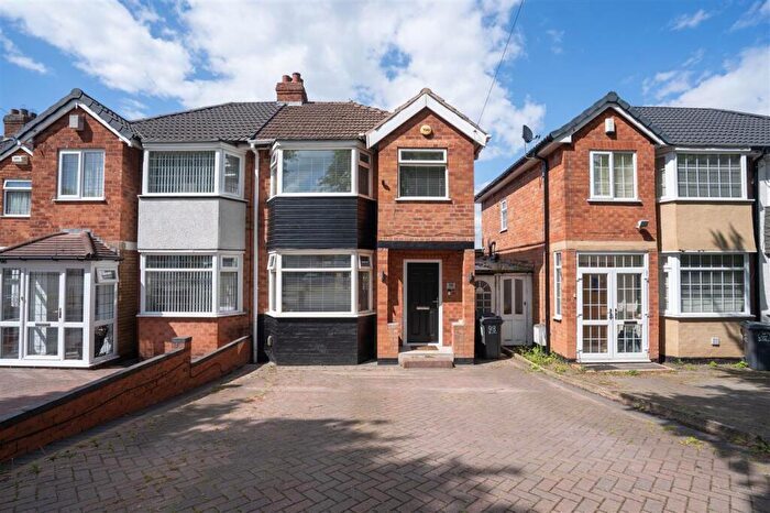 3 Bedroom Semi-Detached House For Sale In Cranes Park Road, Birmingham, B26