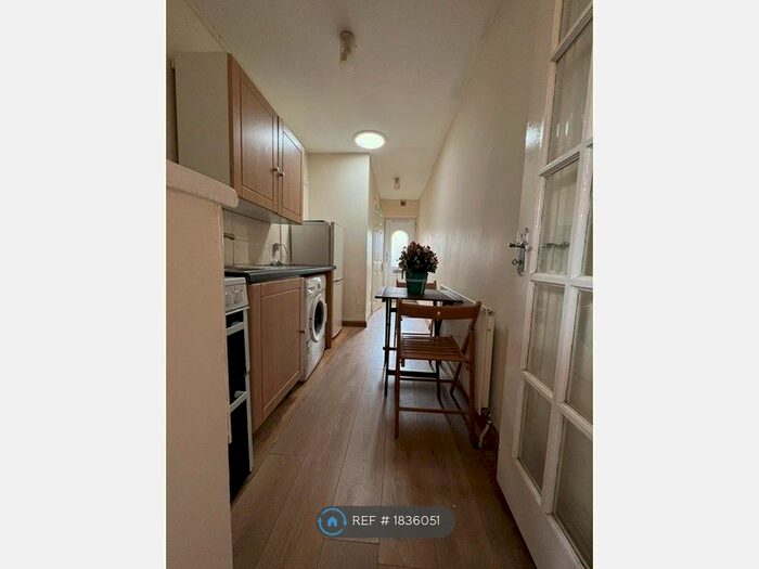 Studio To Rent In Castleton Road, London, SE9