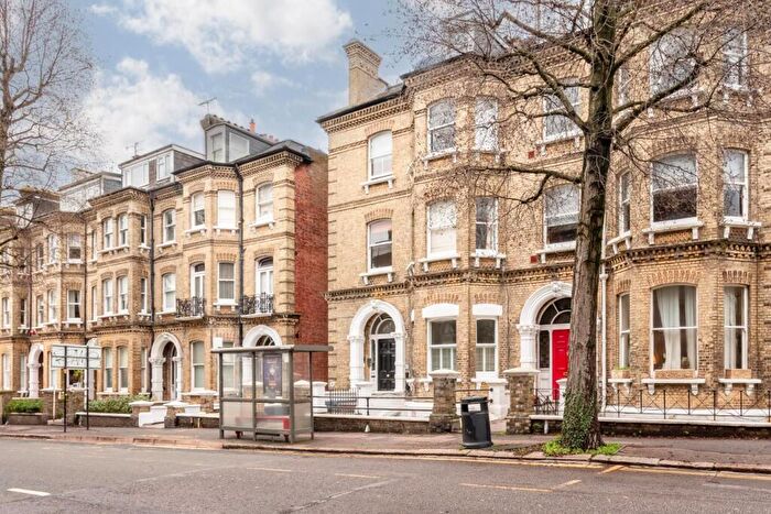 2 Bedroom Apartment For Sale In Cromwell Road, Hove, BN3