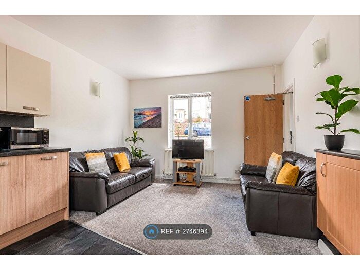 5 Bedroom Semi-Detached House To Rent In Colbourne Avenue, Brighton, BN2