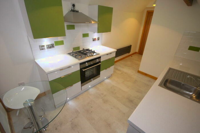 2 Bedroom Flat To Rent In Flat, St Michaels Road, Headingley, Leeds, LS6