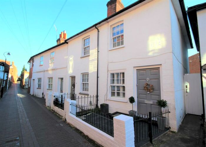 2 Bedroom End Of Terrace House To Rent In Stoke Fields, Guildford, GU1