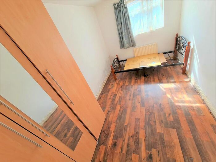 3 Bedroom Terraced House To Rent In Melford Road, Ilford, IG1