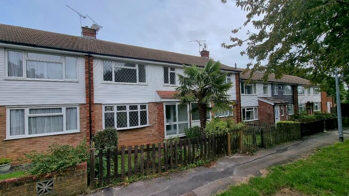 3 Bedroom Terraced House To Rent In Kenilworth Gardens, Gillingham, ME8