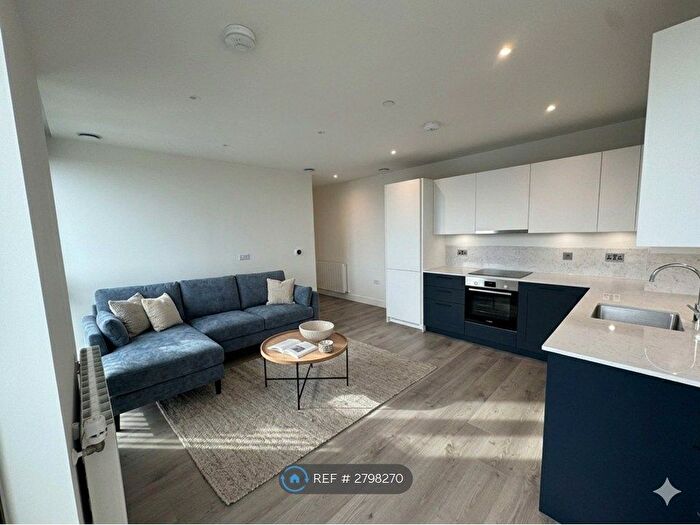 2 Bedroom Flat To Rent In Affinity View, London, E16