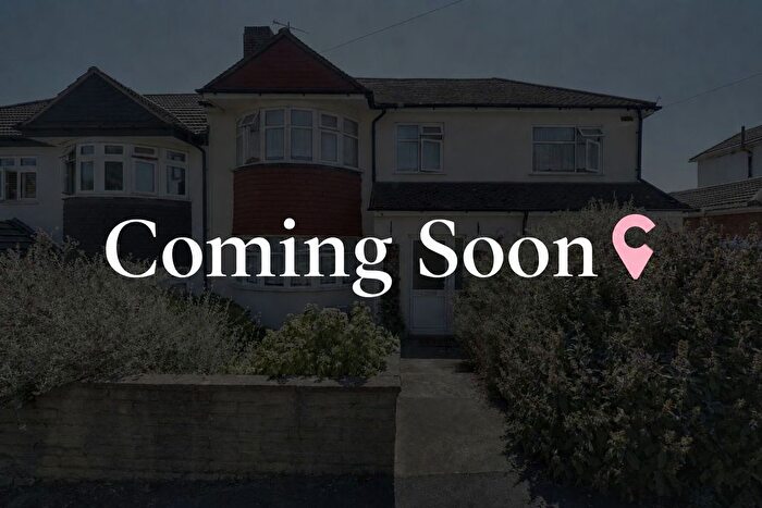 4 Bedroom Semi Detached House To Rent In Sidcup, Kent, DA14