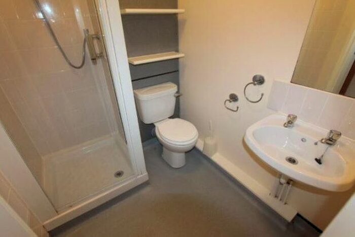 6 Bedroom Flat To Rent In Union Court, Leamington Spa, CV31