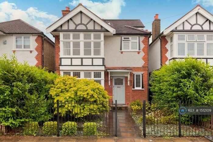 4 Bedroom Detached House To Rent In St. Albans Road, Kingston Upon Thames, KT2