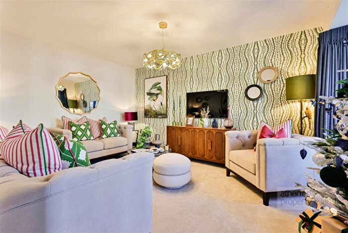 4 Bedroom Detached House For Sale In Meadow View Close, Worsthorne, Burnley, BB10