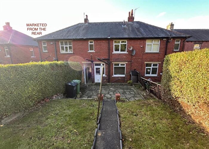 3 Bedroom House For Sale In Cross Lane, Huddersfield, HD4