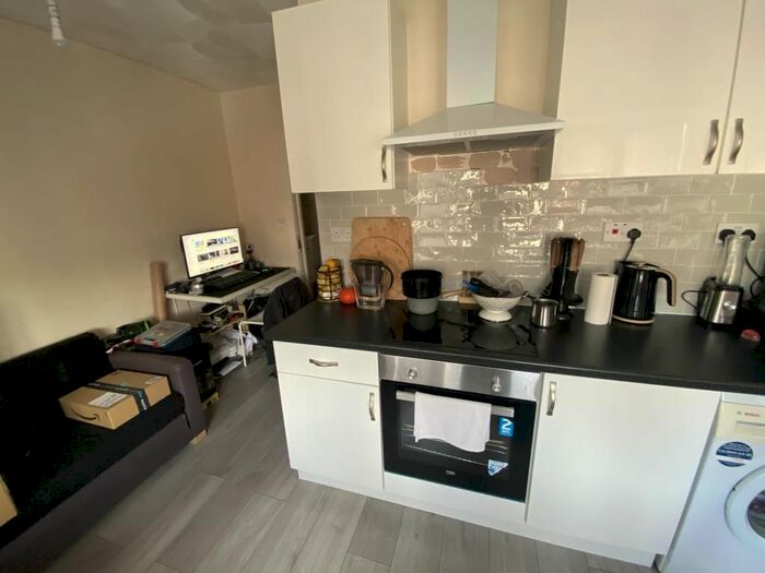 1 Bedroom Flat To Rent In Coventry Road, Shirley, Southampton, SO15