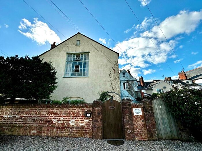 3 Bedroom Semi-Detached House For Sale In Bampton Street, Tiverton, EX16