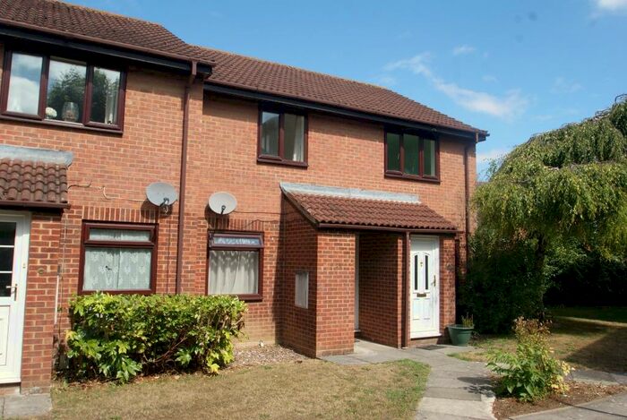 2 Bedroom Flat To Rent In Forge Field, Andover, SP10