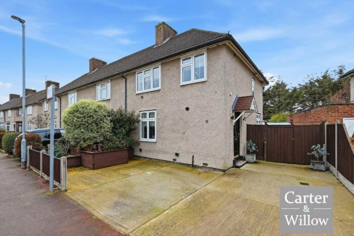 3 Bedroom End Of Terrace House For Sale In Langley Crescent, Dagenham, RM9