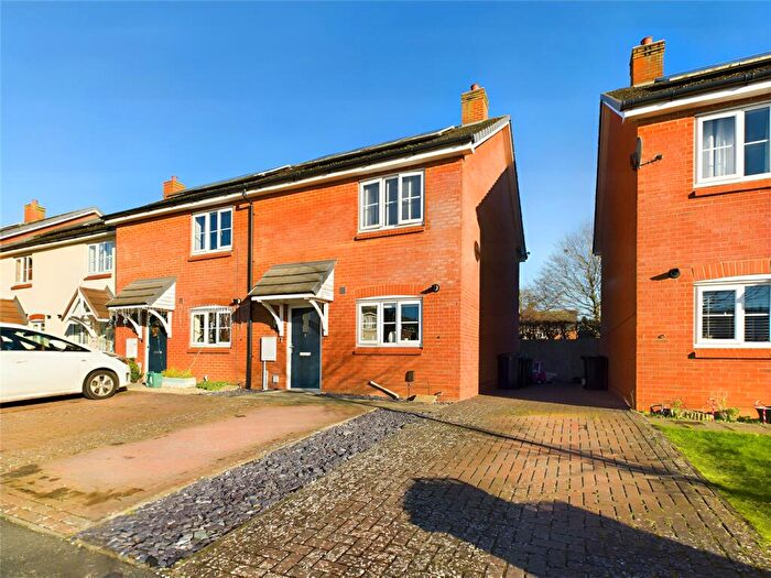 3 Bedroom End Of Terrace House For Sale In Monarch Gardens, Leamington Spa, Warwickshire, CV31