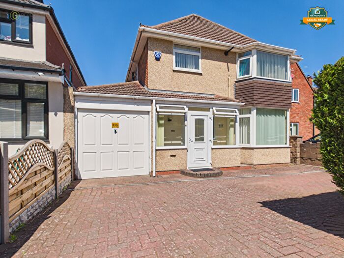 3 Bedroom Detached House For Sale In Chestnut Drive, Castle Bromwich, B36
