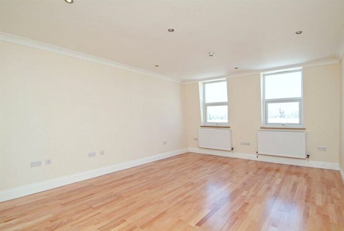 1 Bedroom Flat To Rent In Craven Mews, Battersea, SW11
