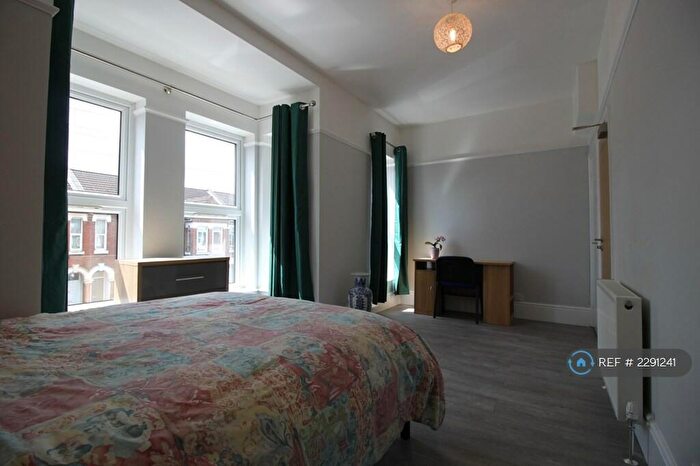 8 Bedroom Terraced House To Rent In Wilton Avenue, Southampton, SO15