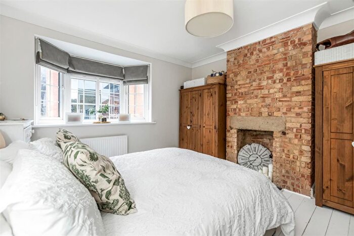 1 Bedroom Flat For Sale In High Street, Purley, CR8