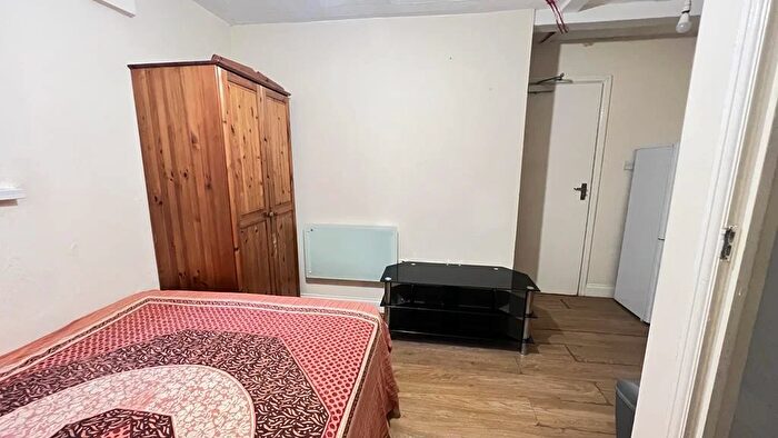 Studio To Rent In Bishopscote Road, Luton, LU3