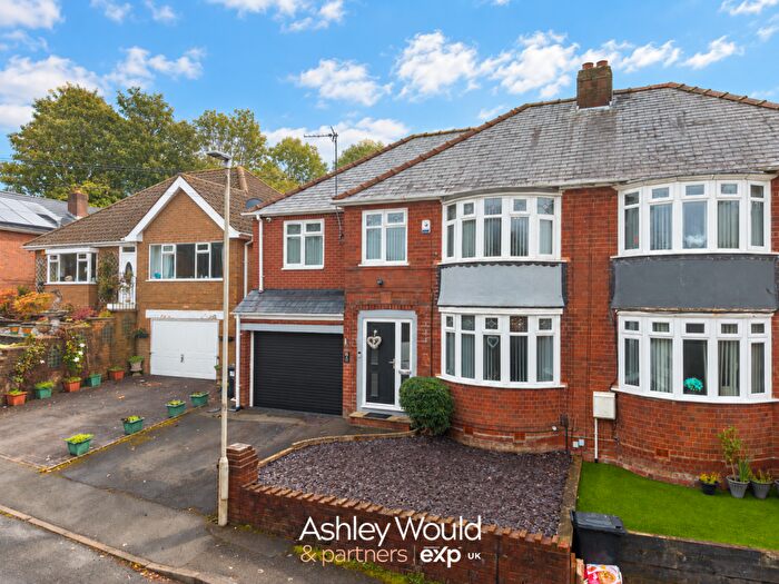 4 Bedroom Semi-Detached House For Sale In East Street, Dudley, DY2