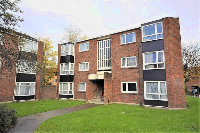 2 Bedroom Flat To Rent In Sheldrick Close, Colliers Wood, London, SW19