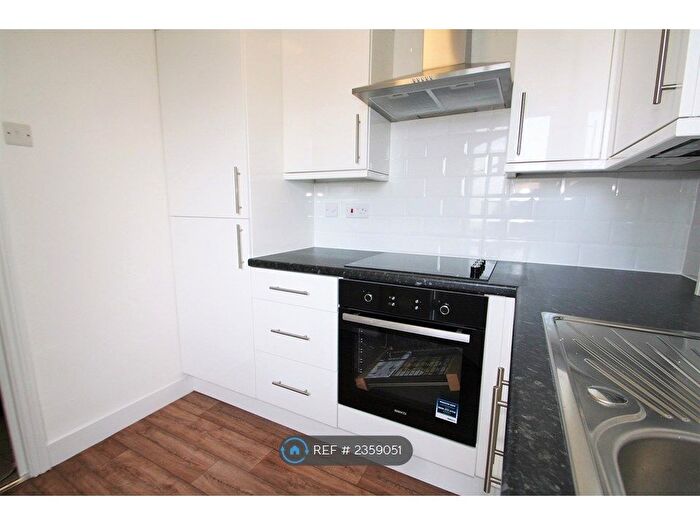 1 Bedroom Flat To Rent In Harold Road, Sittingbourne, ME10
