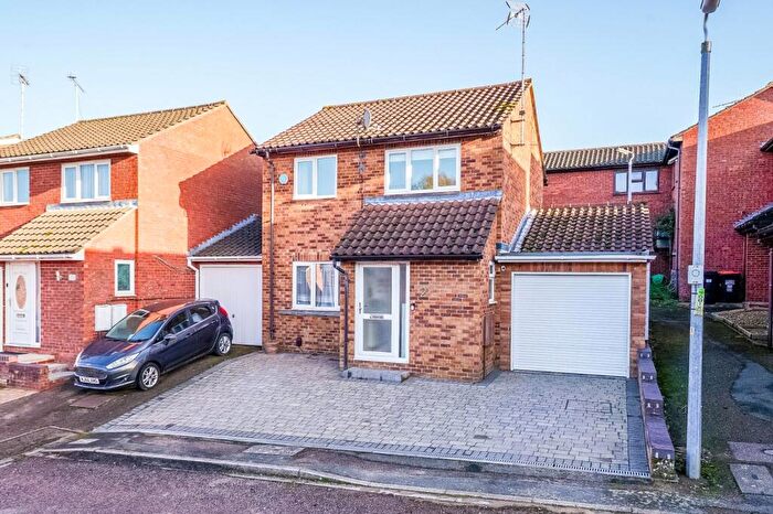 3 Bedroom Detached House For Sale In Croxley Court, Millbank, Leighton Buzzard, LU7