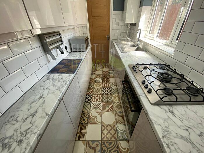 2 Bedroom Terraced House To Rent In Queens Road, Clarendon Park, LE2