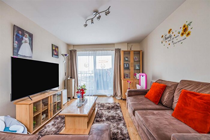 2 Bedroom Flat For Sale In Gisors Road, Southsea, PO4
