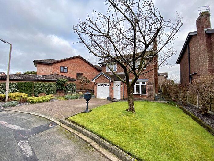 4 Bedroom Detached House For Sale In The Willows, Wincham, CW9