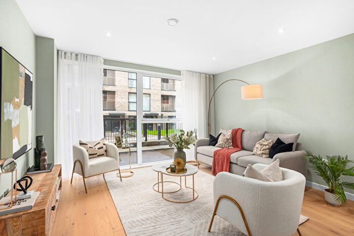 2 Bedroom Flat For Sale In Goswell Road, Islington, EC1V