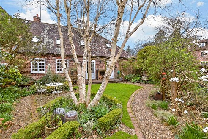 4 Bedroom Link Detached House For Sale In Acrise, Folkestone, Kent, CT18