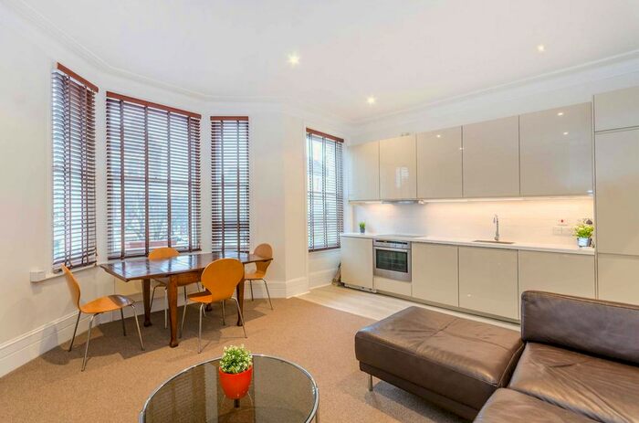 2 Bedroom Flat To Rent In Saltram Crescent, Maida Vale, London, W9