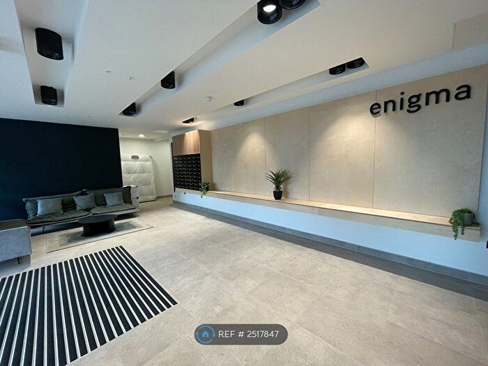 2 Bedroom Flat To Rent In Block B, Salford, M3