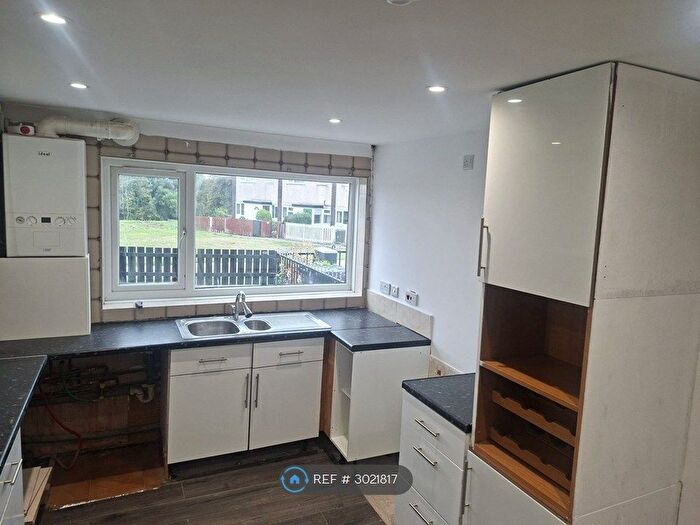 3 Bedroom Terraced House To Rent In Dulverton Place, Leeds, LS11