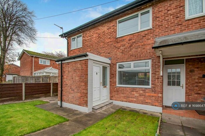 3 Bedroom End Of Terrace House To Rent In Hindburn Close, Whitefield, Manchester, M45