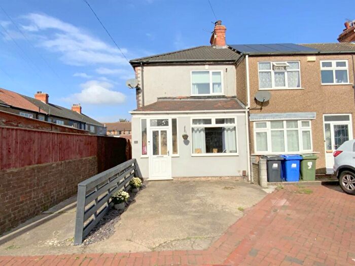 3 Bedroom End Of Terrace House For Sale In Bridge Gardens, Grimsby, DN31
