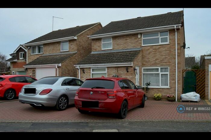 4 Bedroom Detached House To Rent In Cricklade Close, Northampton, NN3