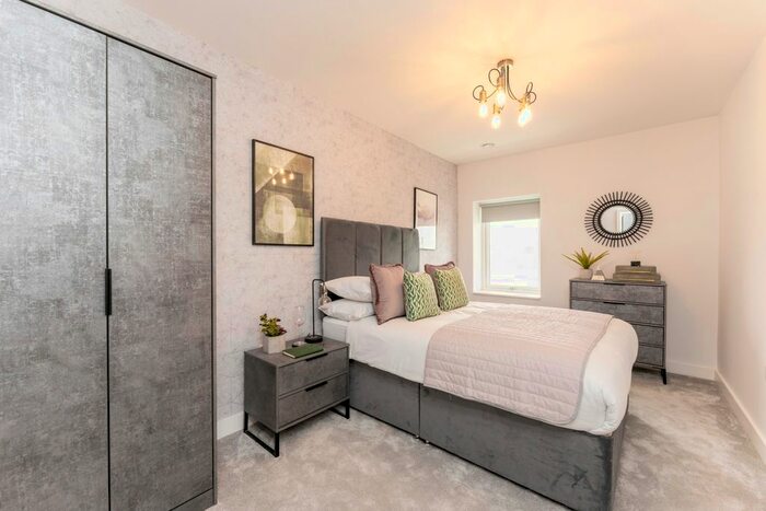 2 Bedroom Flat To Rent In Dover Court, Southall, UB2