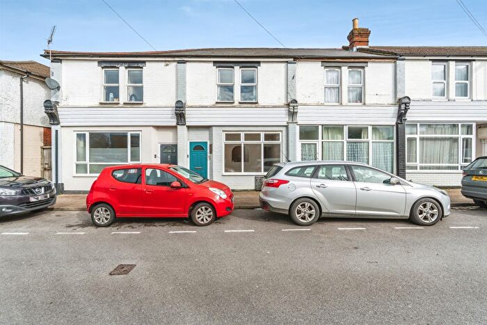 2 Bedroom Maisonette For Sale In Station Road North, Totton, Southampton, SO40