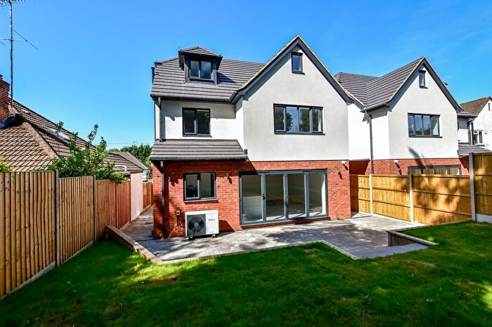 4 Bedroom Detached House For Sale In Hamilton Road, Hunton Bridge, Kings Langley, WD4