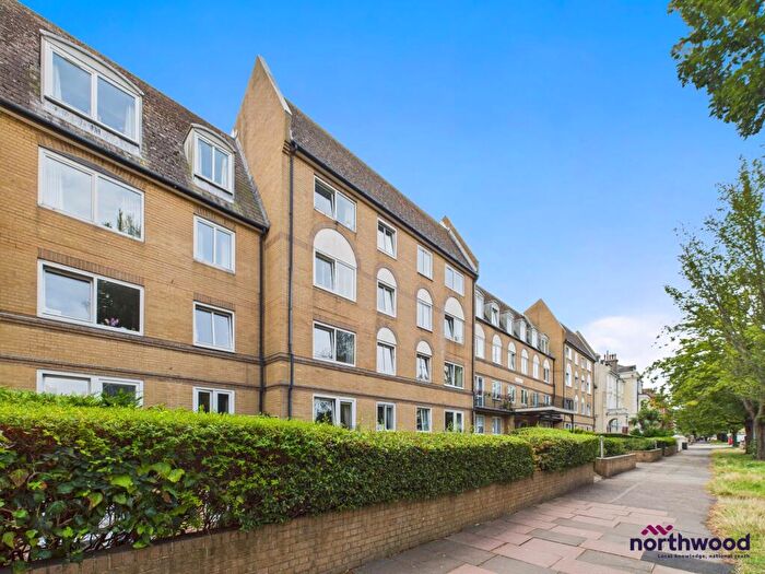 1 Bedroom Flat To Rent In The Avenue, Eastbourne, BN21
