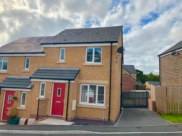 3 Bedroom Semi-Detached House To Rent In Gatehouse View, Pembroke, SA71