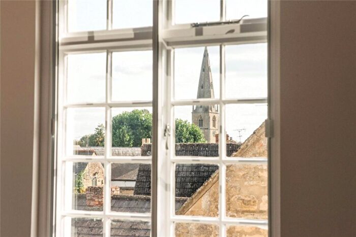 2 Bedroom Apartment To Rent In High Street South, Olney, Buckinghamshire, MK46