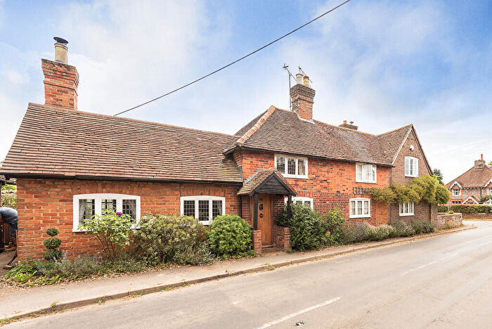 2 Bedroom Semi-Detached House For Sale In Birch Lane, Hemel Hempstead, HP3