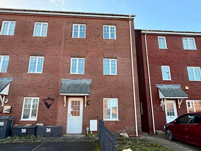 4 Bedroom Terraced House For Sale In Weavers Close, Whitwick, Coalville, LE67