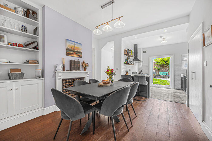 3 Bedroom Terraced House For Sale In Lordship Lane, London, SE22