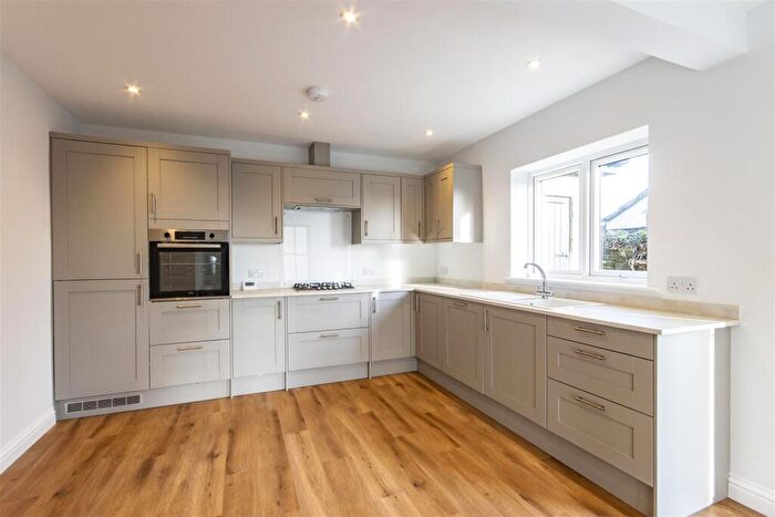 3 Bedroom Detached Bungalow For Sale In Main Road, Wadshelf, Chesterfield, S42